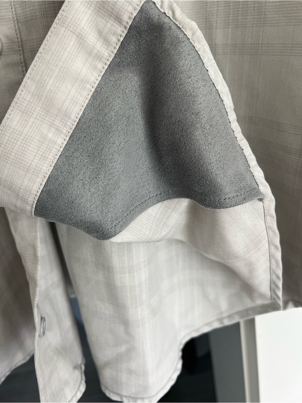 Orvis Men's Short Sleeve Tech Shirt gray plaid UPF 30 Sunglasses cleaner XL - Picture 5 of 7